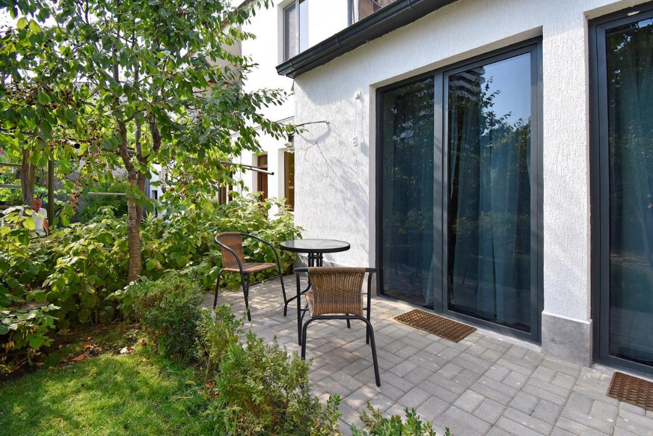 The Nut Guest House Jerevan Buitenkant foto