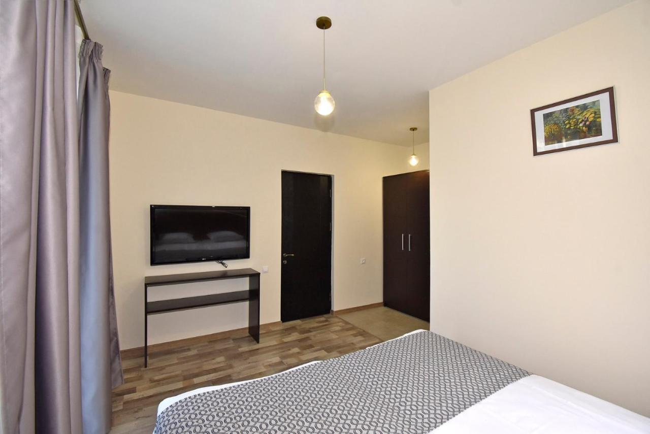 The Nut Guest House Jerevan Buitenkant foto