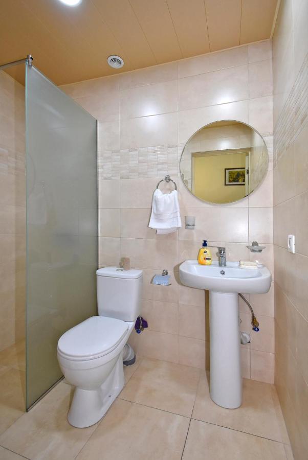 The Nut Guest House Jerevan Buitenkant foto