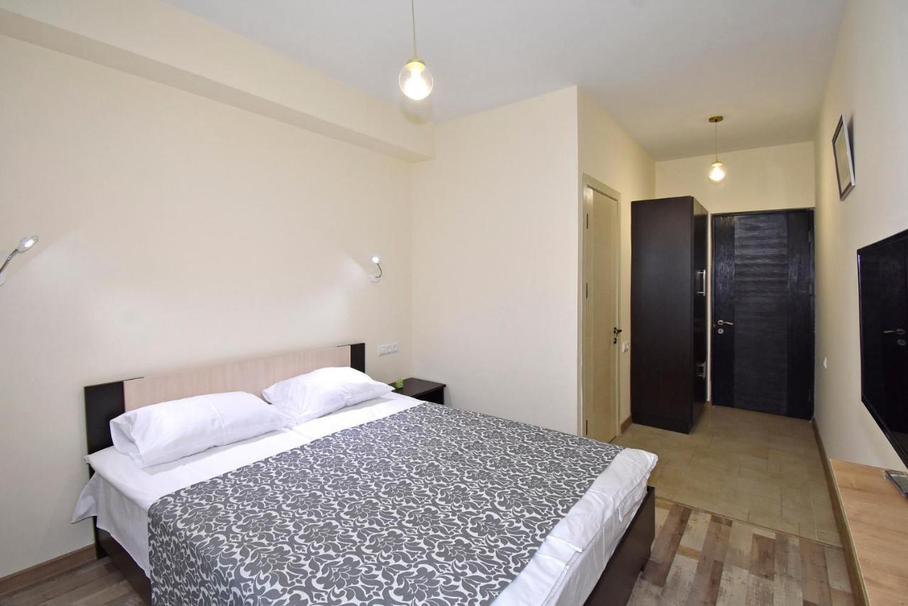 The Nut Guest House Jerevan Buitenkant foto