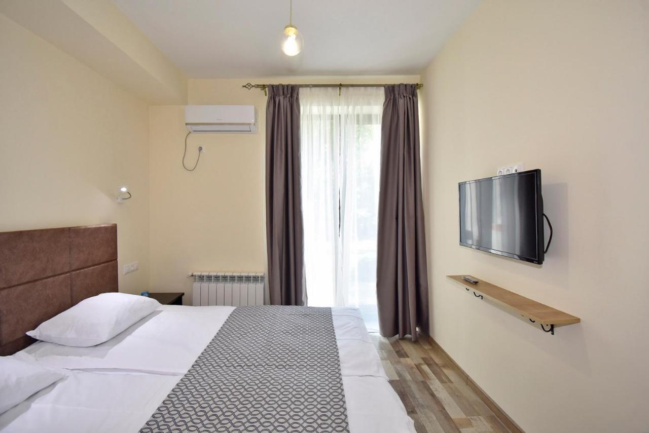 The Nut Guest House Jerevan Buitenkant foto