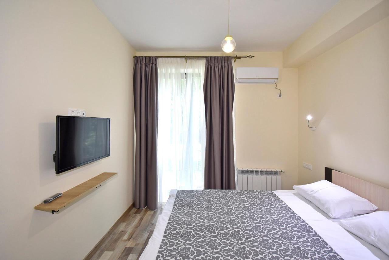 The Nut Guest House Jerevan Buitenkant foto