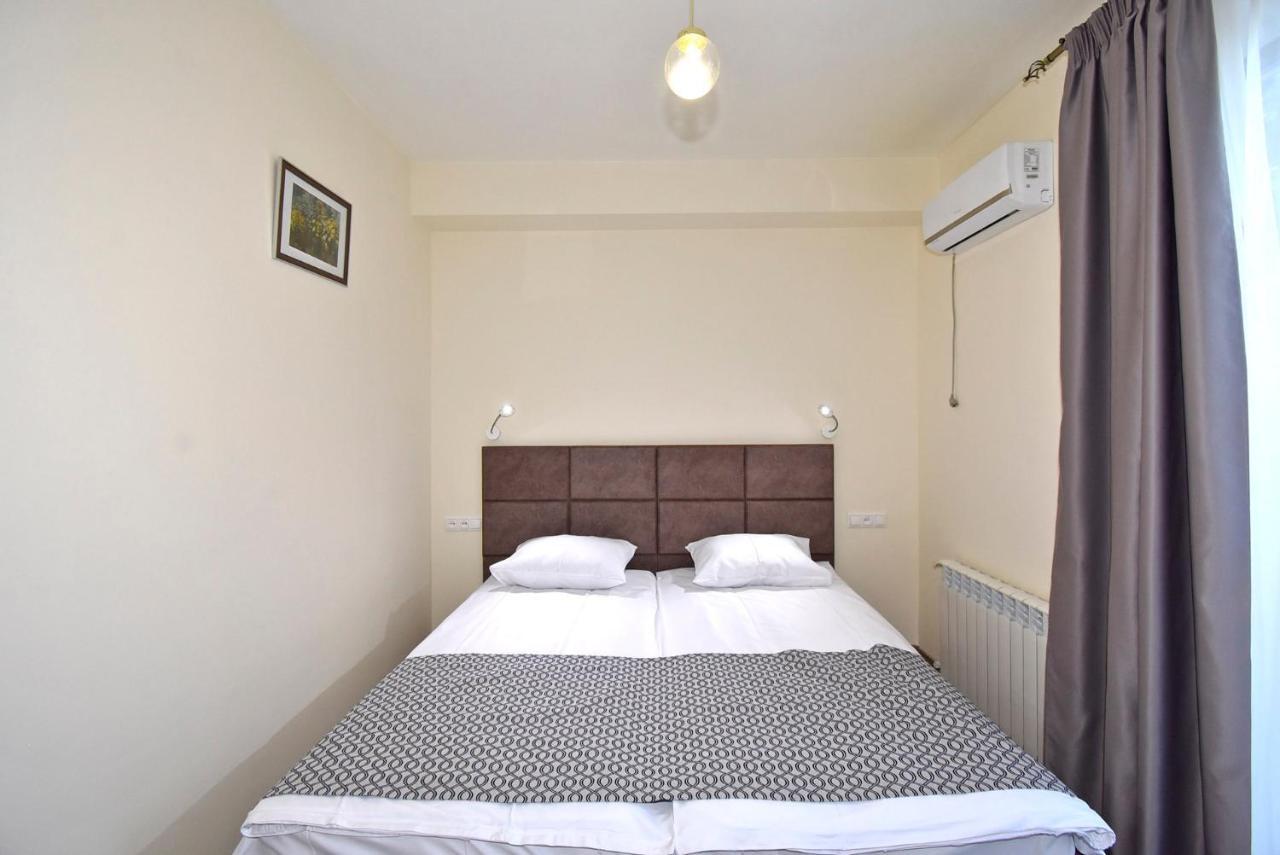 The Nut Guest House Jerevan Buitenkant foto